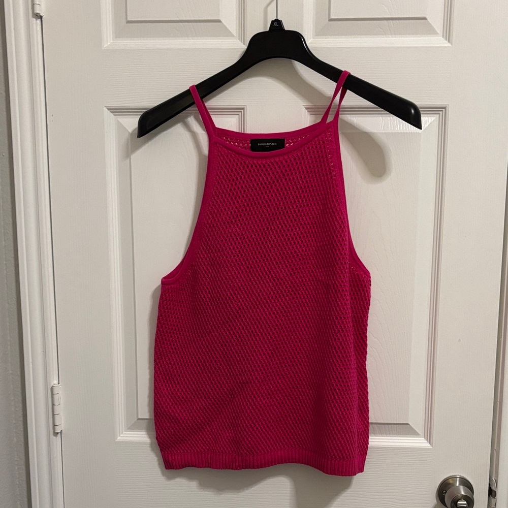 Banana Republic Fuchsia Knit tank top wt70